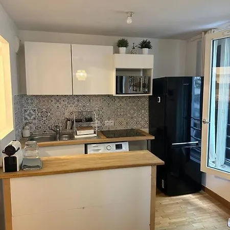 Joli Studio- Quartier Montmartre Apartment *